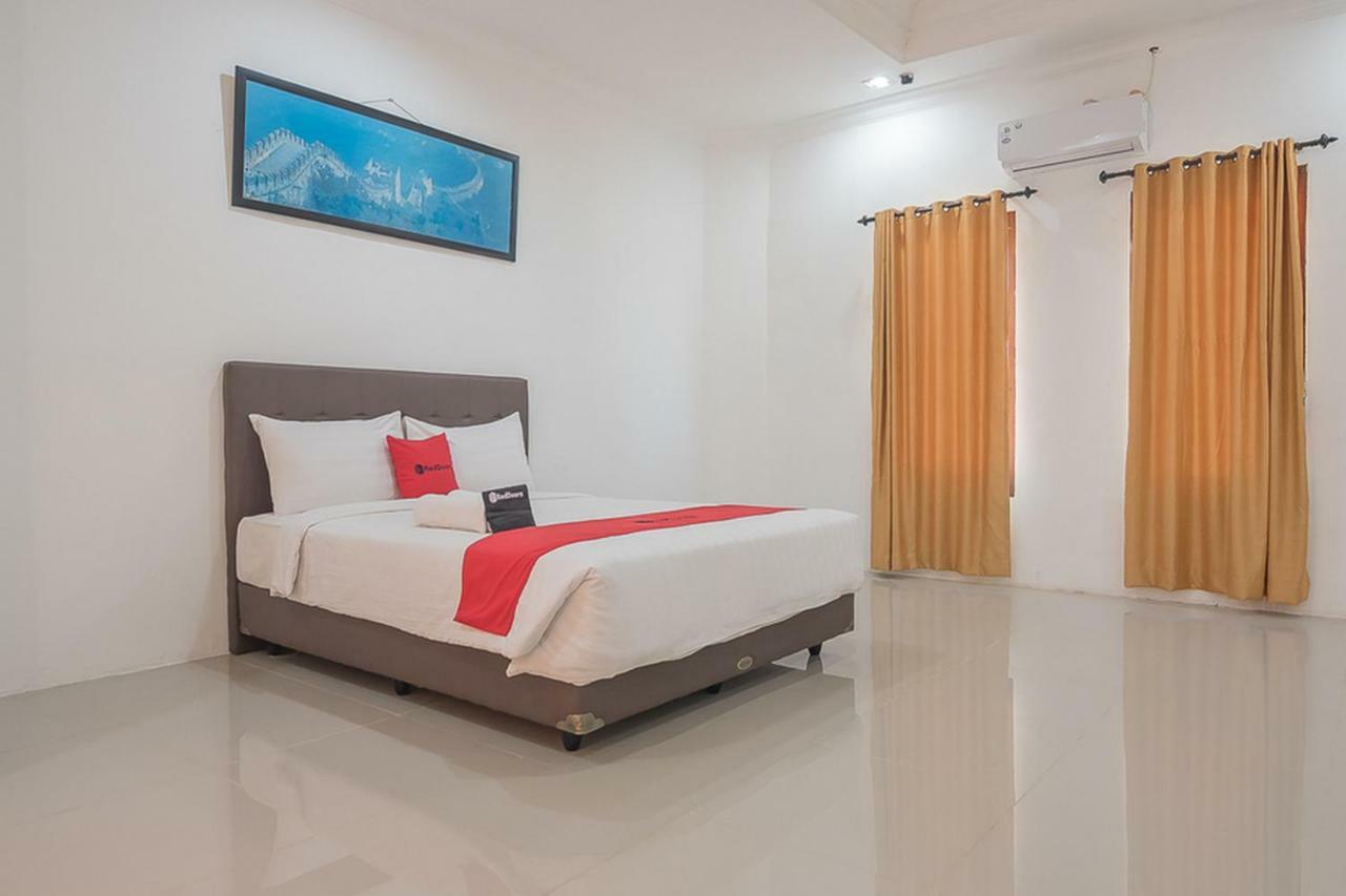 Hotel Reddoorz Near Jatinangor Town Square Exterior foto